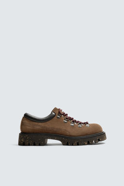 LEATHER SHOES WITH HOOKS
