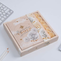 Подарочный набор Ты совершенна как всегда: ежедневник А5 80 листов и мыльные лепестки