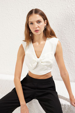 Siyah Fiyonk Detayl? Crop Dokuma Bluz TPRSS25BZ00022 - Trendyolmilla фото 13