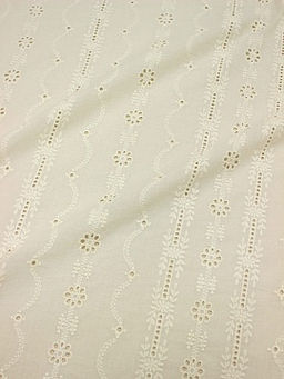 Шитье Цветочное ожерелье (фестоны с 2х сторон) цв.кремовый, ш.1.35м, батист, хл-100%, 80гр/м.кв