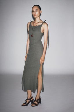 LEATHER BUCKLE HEEL SANDALS