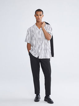 Regular Fit Resort Yaka K?sa Kollu Desenli Erkek G?mlek