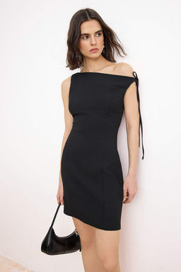 Siyah Asimetrik Yaka K?sa / Mini Esnek Dokuma Elbise TWOSS26EL00334