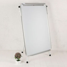 Флипчарт-магнитно-маркерная доска, регулируется по высоте, размер доски — 70×100 см