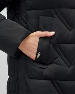 Куртка зимняя женская классическая с капюшоном черного цвета 7671Ch - Visdeer фото 8