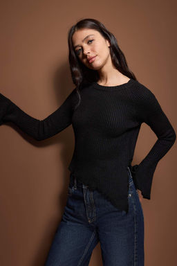 Siyah Etek Ucu ve Kol Detayl? Bisiklet Yaka Triko Kazak TWOAW26KZ00287