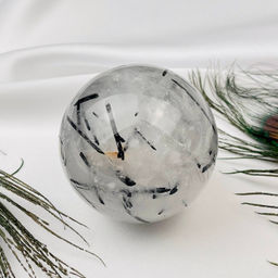 Радуга Самоцветов Шар из Кварца с включением Турмалина  фото 3