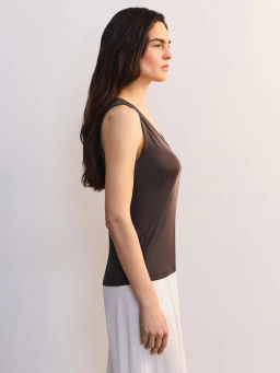 Майка прямого кроя с треугольным вырезом ZR2605013404-66 / Zarina  фото 5