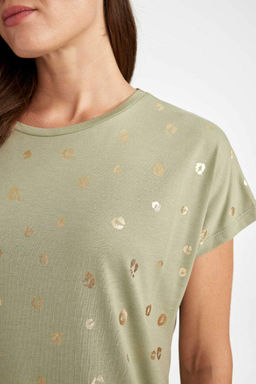 Женская футболка обычного кроя с круглым вырезом и ярким принтом с короткими рукавами - Defacto фото 5