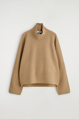 JERSEY DE CUELLO ALTO DE LANA HERVIDA