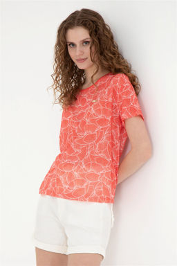 Женская футболка с цветком граната