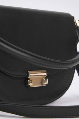 Siyah Metal Toka Detayl? Kad?n City Omuz Canta TAKAW26OC00022