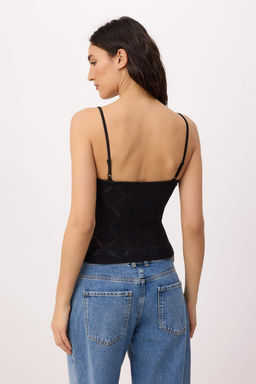 Siyah Fitted/Vucuda Oturan Pencere Detayl? Baglamal? Crop/K?sa Dokulu Orme Bluz TWOSS26BZ00470