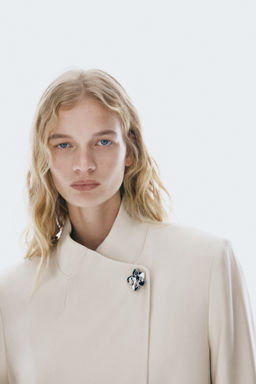 Blazer cruzado con broche - H&m фото 7