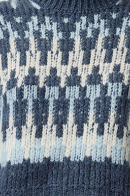 Mavi Yumusak Dokulu Etnik Desenli Kal?n Crop Triko Kazak TWOAW24KZ00688 - Trendyolmilla фото 4