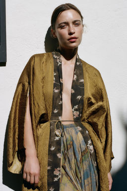 KIMONO REVERSIBLE ESTAMPADO / Bronce - Zara фото 2
