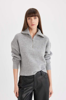 Женский серый свободный крой свитер из ткани селаник с половиной молнии и высоким воротником