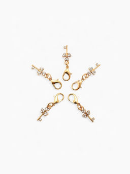 Цена за 5 шт. Шарм для браслета на карабине «Ключ», белый в золоте