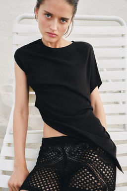 TOP ASIM?TRICO PUNTO / Negro
