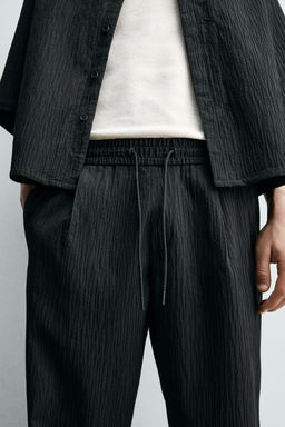 PANTAL?N RELAXED FIT EFECTO RELIEVE / Negro - Zara фото 5