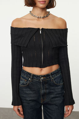 Trendyolmilla Siyah Fermuar Detayl? Carmen Yaka Crop/K?sa Regular/Normal Kal?p Orme Bluz TWOAW25BZ00070  фото 3