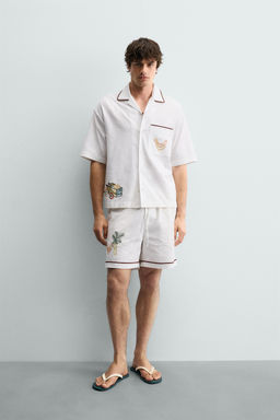 CAMISA RELAXED FIT BORDADOS CONTRASTE / Crudo