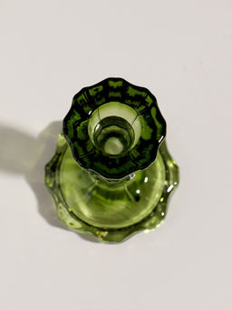 Стеклянный подсвечник на 1 свечу «Бутон на ножке», зелёный, d=2 см, 7×7×11 см