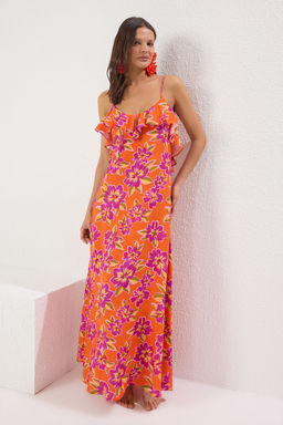 TRENDYOLMILLA Siyah Maxi Dokuma Volanl? Plaj Elbisesi TBESS19WY0004