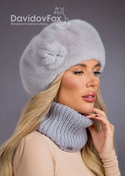 Шапка Берет экомех с украшением сапфир