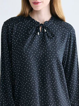 Ba?lamal? Yaka Puantiyeli Bluz