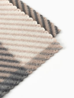 Плед флисовый «Экономь и Я. Клетка», 150×180 см, флис 160 г/м², бежевый