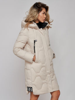 Пальто утепленное молодежное зимнее женское бежевого цвета 589899B - RoccaManer фото 10