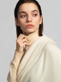 Большой, красивый однотонный платок изготовлен из гофрированной ткани - Tantino фото 12