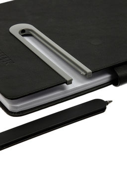 Дневник школьный 1-11 класс, лассе, обложка искуственная кожа черная с хлястиком, с ручкой   1096906