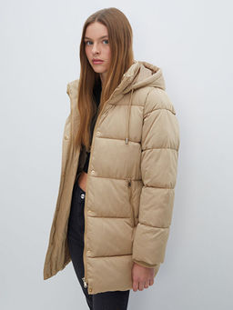 Kap??onlu Kad?n ?i?me Mont