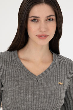 Женский серый меланжевый свитер с v-образным вырезом серебристого цвета Неожиданная скидка в корзине - U.s. polo assn фото 2