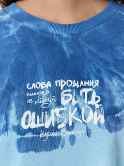 Футболка женская голубая с надписью Быть ошибкой - Mark formelle фото 4