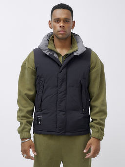 Жилет мужской утепленный спортивный черного цвета 15326Ch - Mtforce фото 6