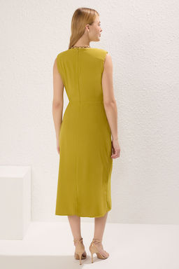 Yag Yesili Duz Vucudu Saran Aksesuarl? Midi Dokuma Elbise TWOSS25EL00204