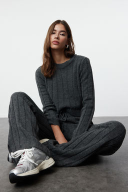 Antrasit Crop Yumusak Dokulu Triko Alt-Ust Tak?m TWOAW25AU00038 - Trendyolmilla фото 2