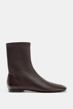 LIMITED EDITION FLAT LEATHER ANKLE BOOTS - Zara фото 3