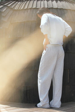 FADED-EFFECT PLUSH JOGGER TROUSERS - Zara фото 8