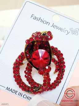 Брошь женская на булавке