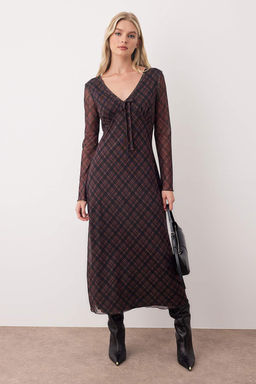 Cok Renkli Ekose Bask?l? Baglama Detayl? Maxi Orme Elbise TWOAW26EL00167