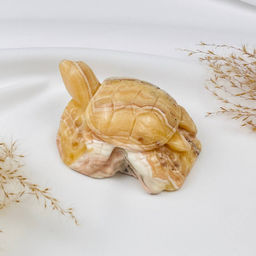 Черепаха резная из желтого Кальцита