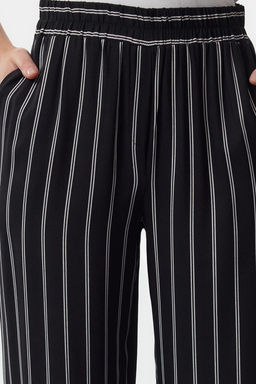 TRENDYOLMILLA Siyah Rahat Kesim Cizgili Genis Paca Dokuma Pantolon TWOSS25PL00008  фото 5