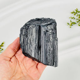 Кристалл необработанного Турмалина (Шерл)