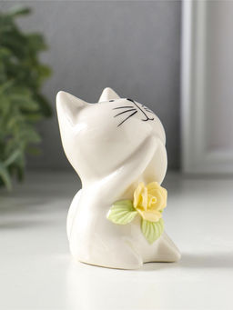 Сувенир керамика "Белый котёнок с желтым цветочком" 5,2х5х7,6 см