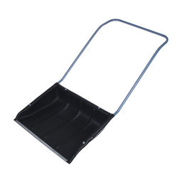 Движок пластиковый для уборки снега, чёрный ковш 600 × 470 мм, металлическая планка, металлическая ручка цвет МИКС