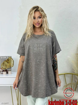 Футболка женская со стразами